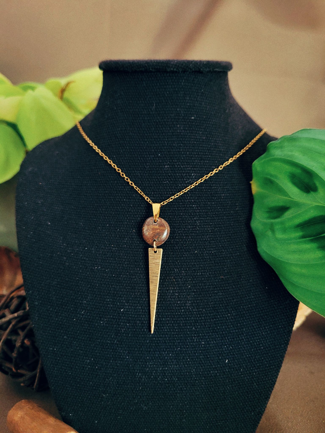 Collier en argile polymère résinée – Marron & or, feuille en laiton