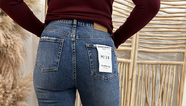 Queen Hearts | Wide leg jeans, Fray hem Blauw