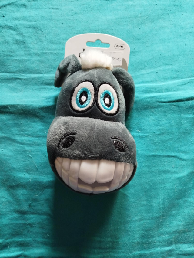 Marie Jeanne l'âne distrib friandises 