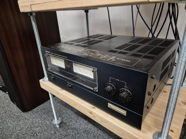 Hitachi HMA-8300 effektforstærker