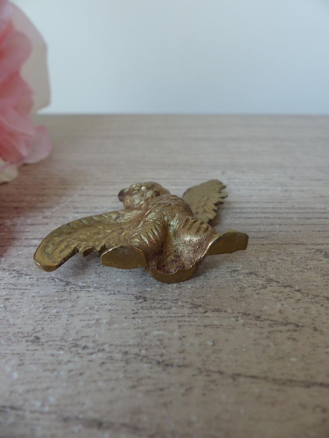 Figurine Miniature Hibou en Laiton Vintage – Statuette Hibou Ailes Déployées – Oiseau en Colère Décoratif – Collection Animaux en Laiton