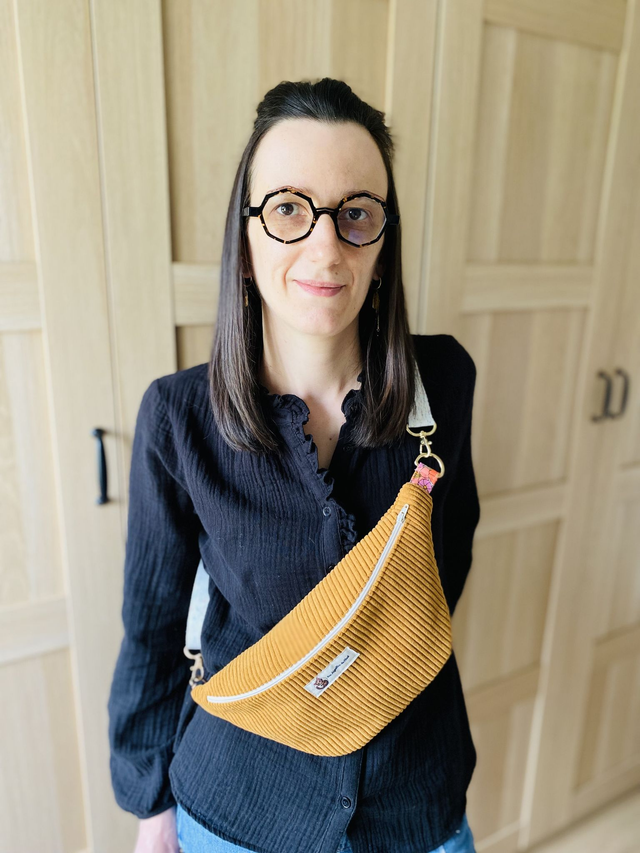 Sac banane en velours côtelé