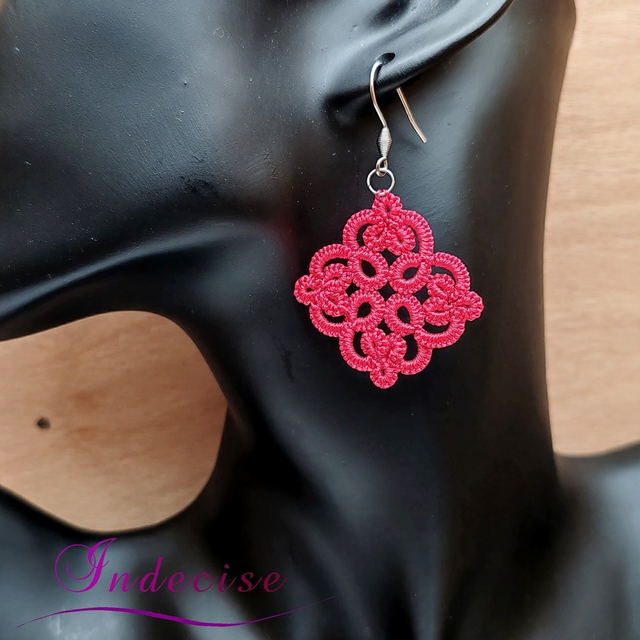 Boucles d'oreilles losanges fuchsia, crochets en acier inoxydable - Créations Indecise