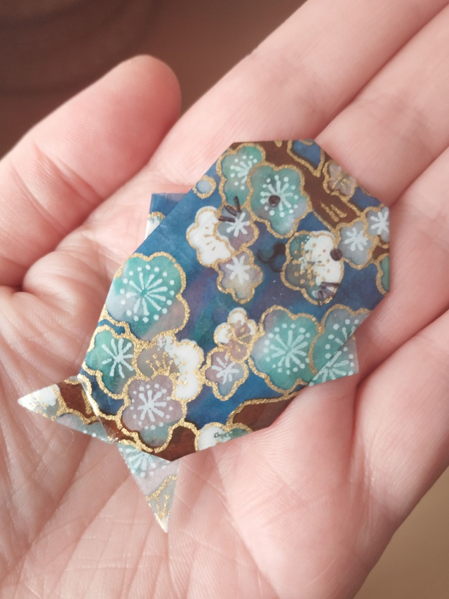 Broche Phoque fleurs de cerisier