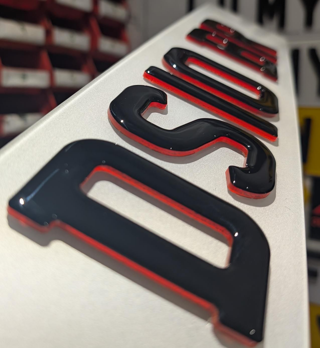 3mm Neon Red 4D with Black Gel