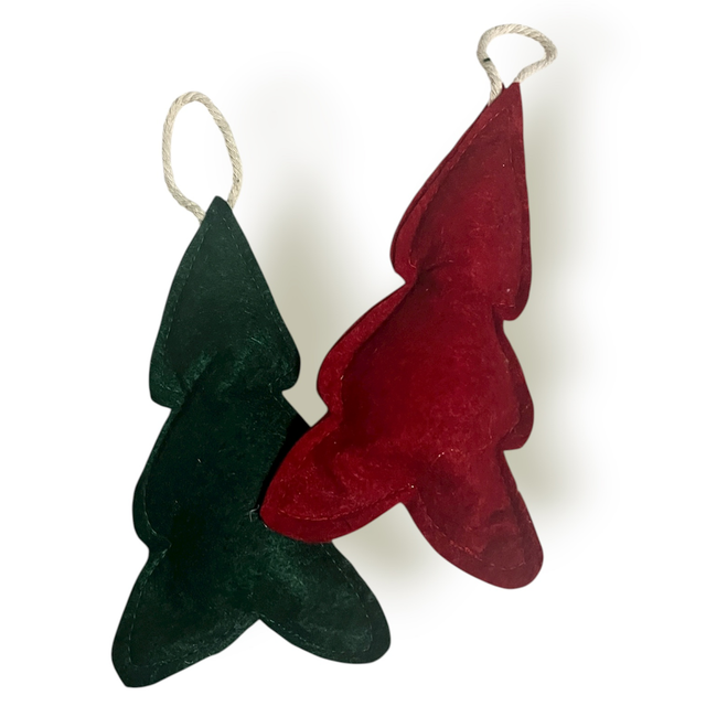 Sapin de Noël à suspendre – Feutrine verte ou rouge, fleur en bois