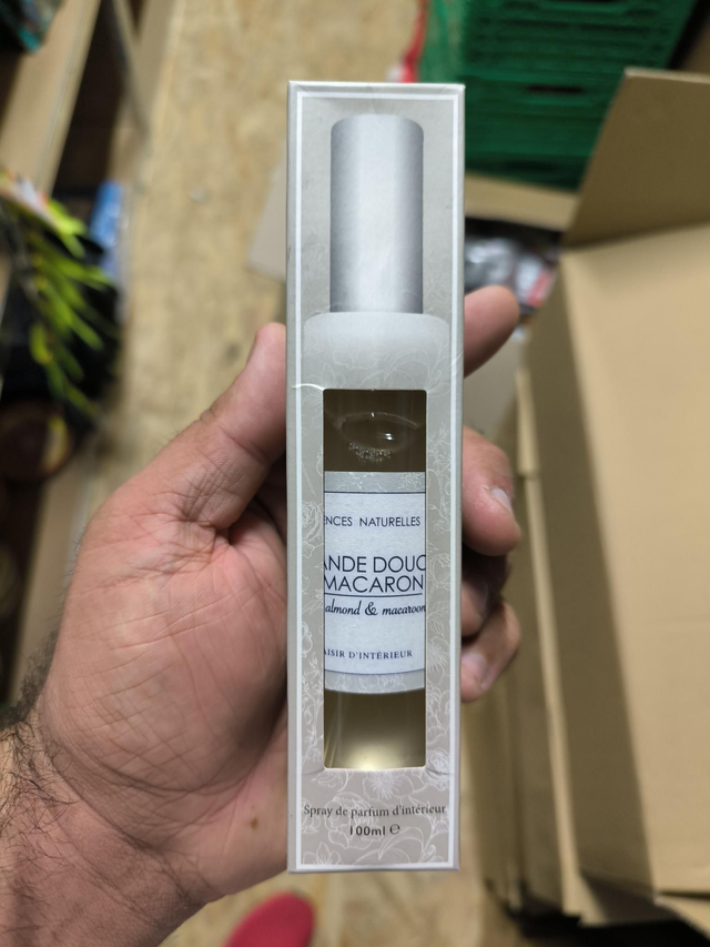 SPRAY PARFUM D'INTÉRIEUR AMANDE DOUCE ET MACARON 