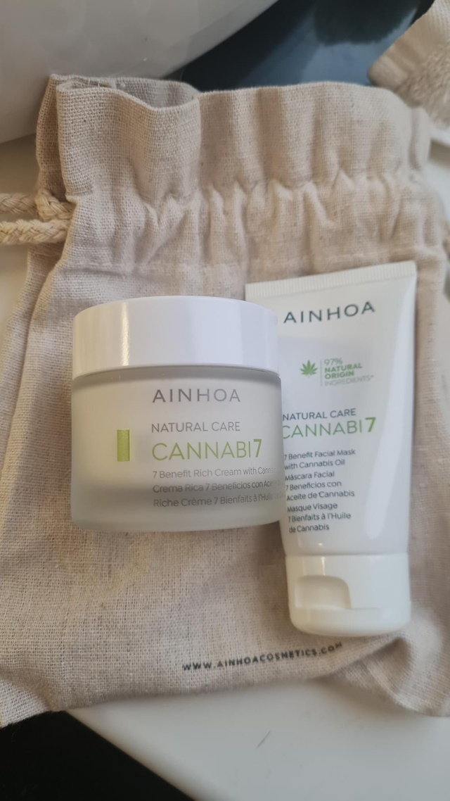 Balíček pre citlivú pleť - výživný krém a extra upokojujúca maska pre citlivú, podráždenú alebo veľmi suchú pleť s CANNABI olejom 2x50ml VÝPREDAJ