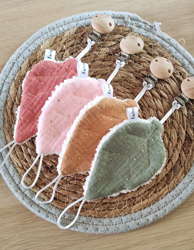 Attache tétine double gaze