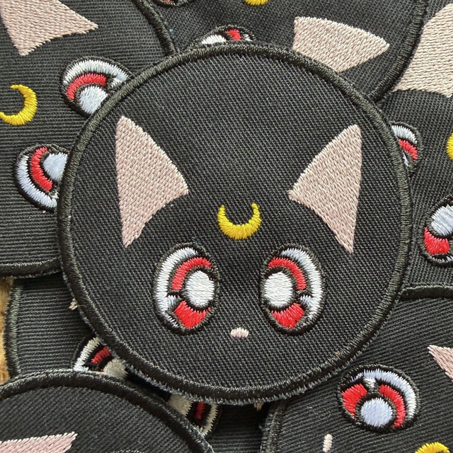 Patch brodé inspiré de Luna