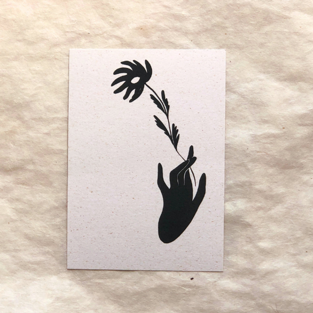 Carte postale “La Main ” – Illustration de Chien Fou – Papeterie féministe made in France – Carte postale fabriqué à Paris