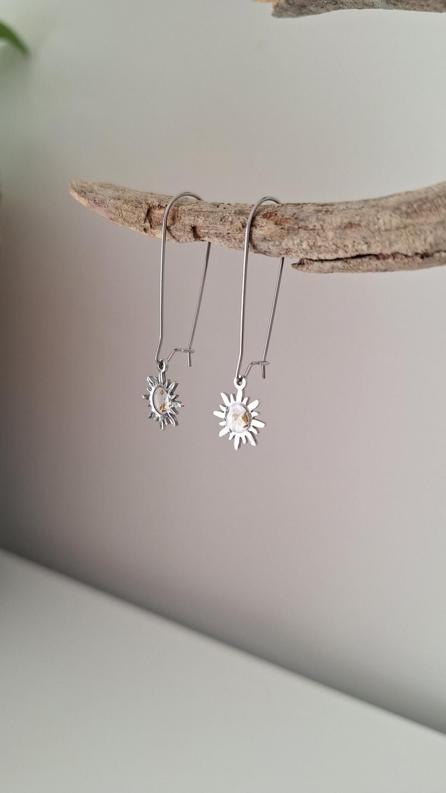 Boucles d&#039;oreilles pendantes soleil feuille d&#039;or 