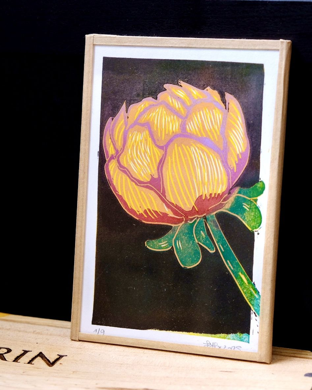 Drôle de pivoine avec cadre - petite estampe 10x15 multicolore