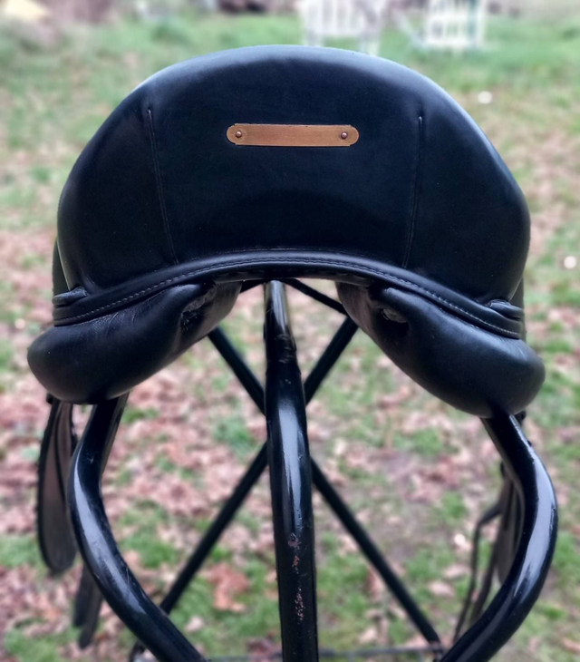 Selle de dressage CWD SE08 18"