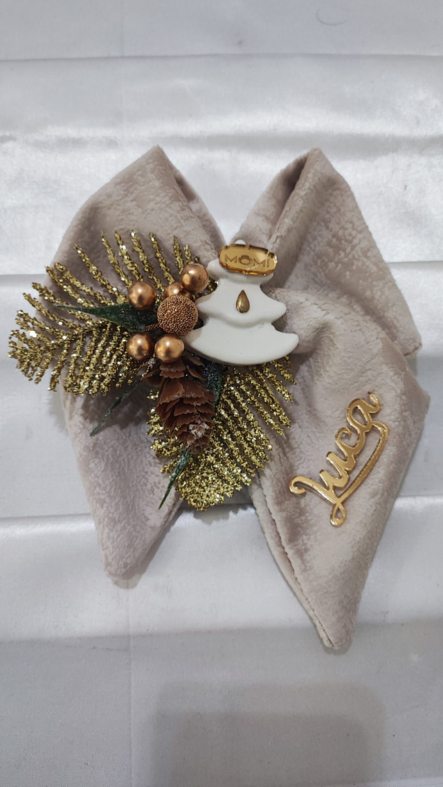 Fiocco in tessuto con applicazione