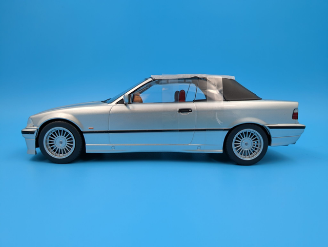 BMW Alpina B3 3.2 Cabriolet år 1996 silver - Scale -1:18
