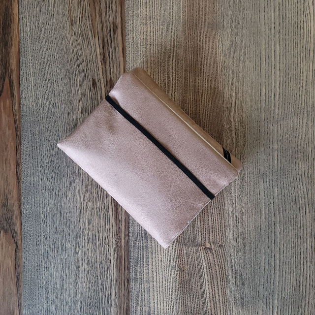 Etui liseuse rembourré : Suédine beige et marron