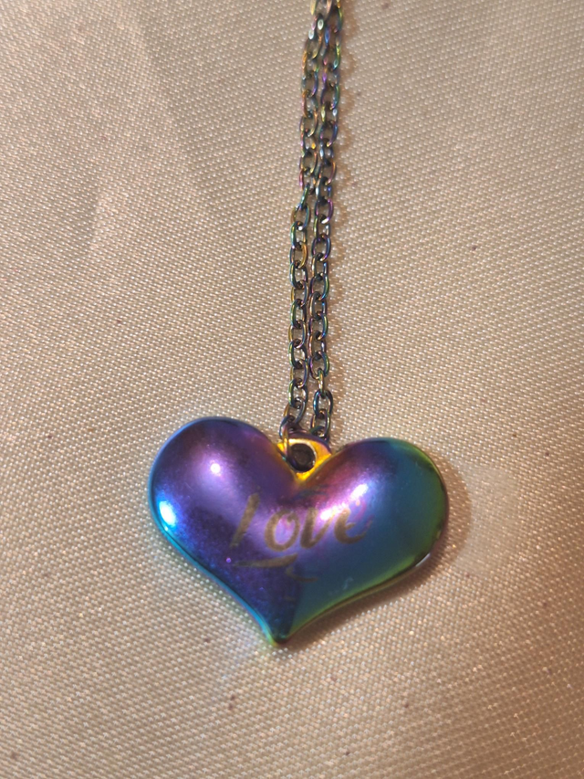 Collier pendentif coeur personnalisé Neochrome