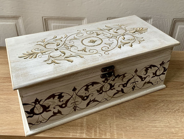 Boite de rangement en bois "ornementation rectangulaire"