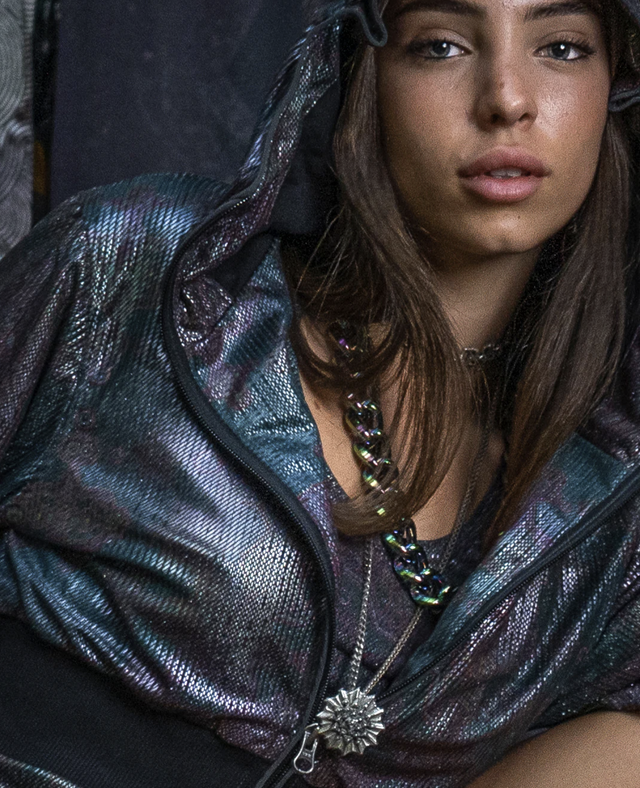 30105 CROP HOOD / Holoographic Dots Rainbow Flatrib - ATLANTE
