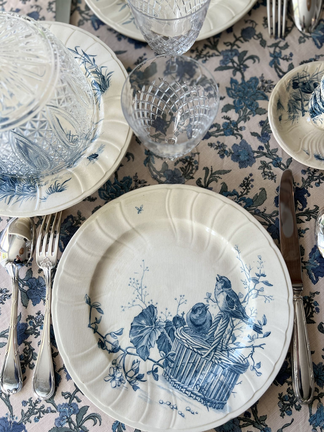 OISEAUX - Suite de 6 assiettes plates aux Oiseaux par la manufacture française de Gien - Terre de Fer 