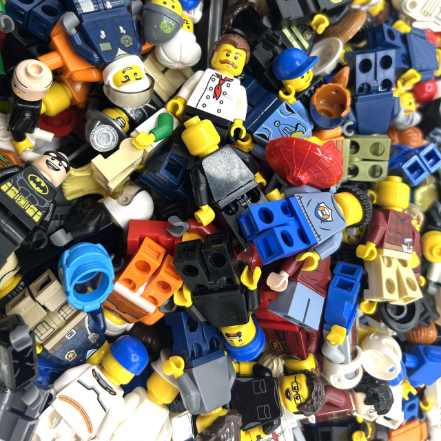 5x Mystery LEGO® Minifigures (Save 10%)