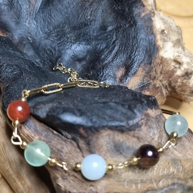 Bracelet des êtres chers :Fluorite, Grenat, jade vert, Fluorite, agate rouge cornaline