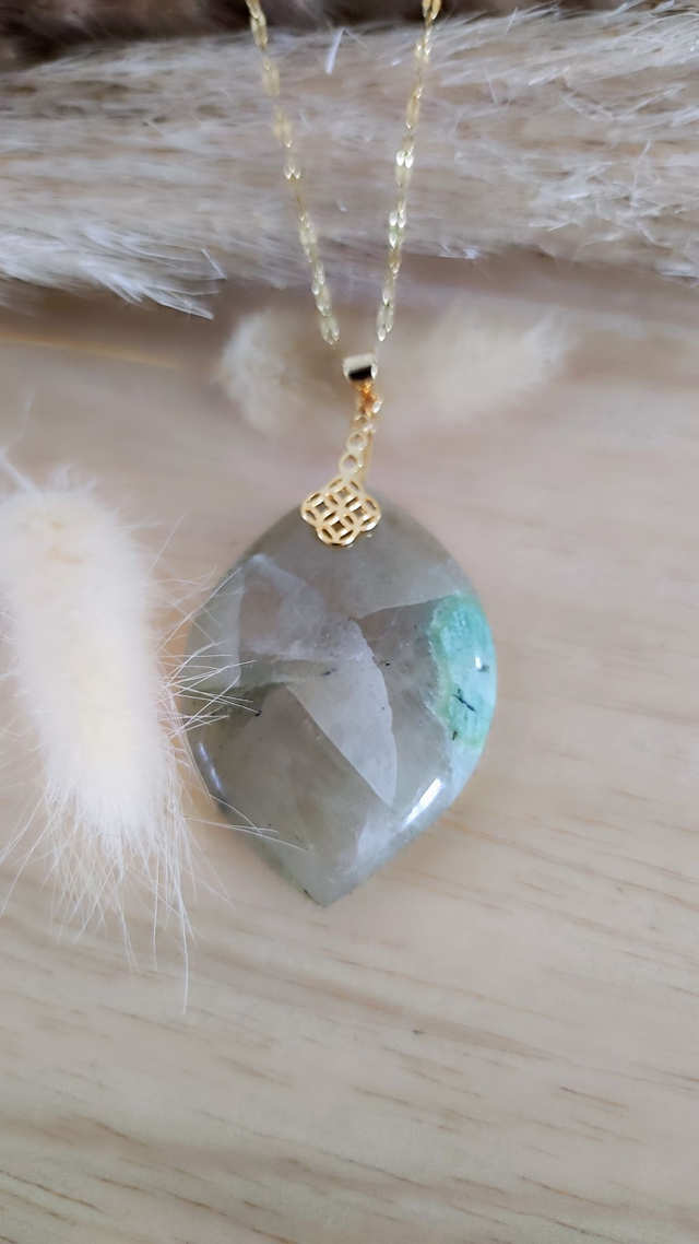 Pendentif Garniérite (Pierre de lune verte)