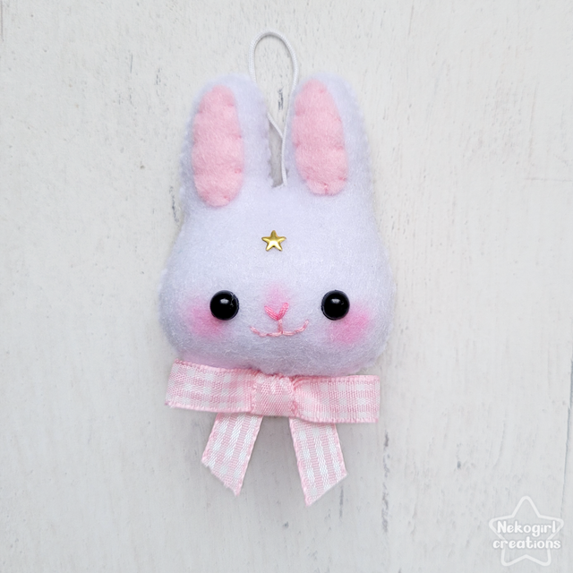 Décoration en feutrine - Lapin blanc