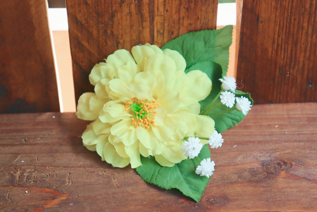 Hair flowers • M • Vintage yellow