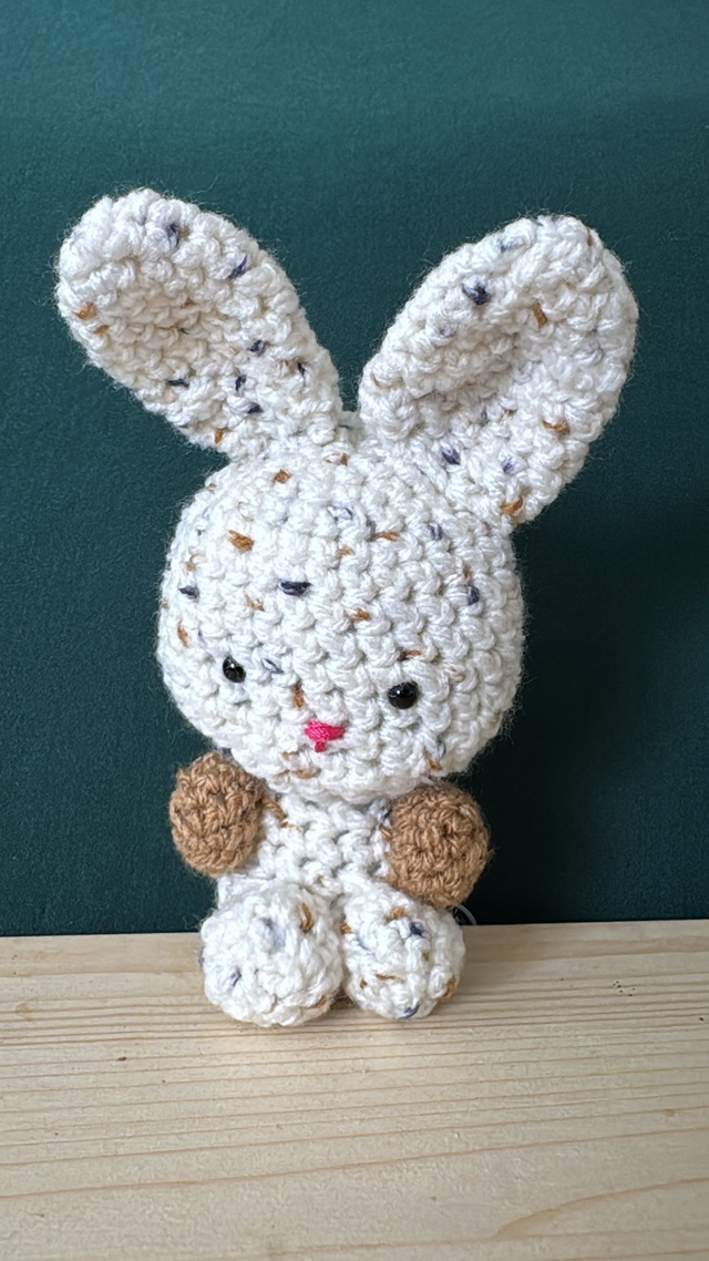 Small Woven Rabbit - Design 8
