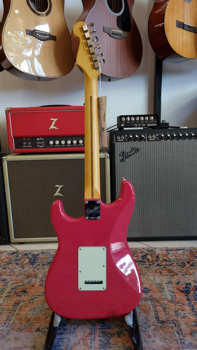 FENDER American Professional Classic Stratocaster RW Faded Dakota Red