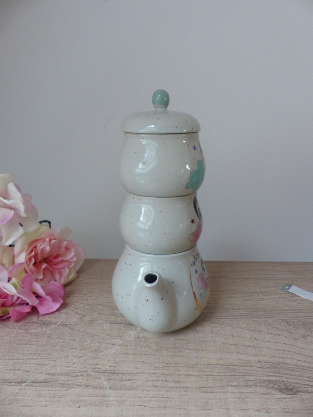 Ensemble Petit-Déjeuner Vintage – Théière et Tasses Empilables Pierrot et Colombine en Grès – Cadeau Romantique pour Couple Nous Deux