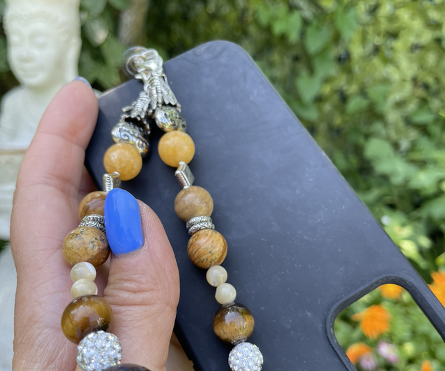 Mobile phone wrist bracelet gemstone “wolfs”