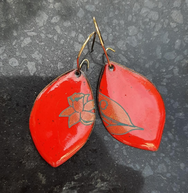 Boucles feuilles rouge et or