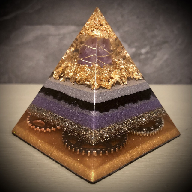 Custom Made 6cm Crystal Energy/Orgonite Pyramid