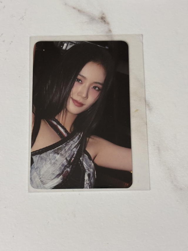 POB OFFICIEL DE JISOO DE BLACKPINK