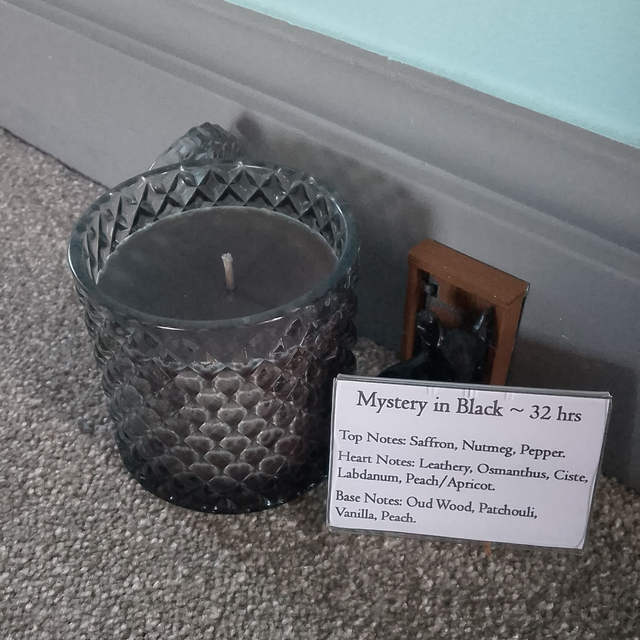 Mystery in Black - 200g - Glass jar and lid black transparent with diamond motif