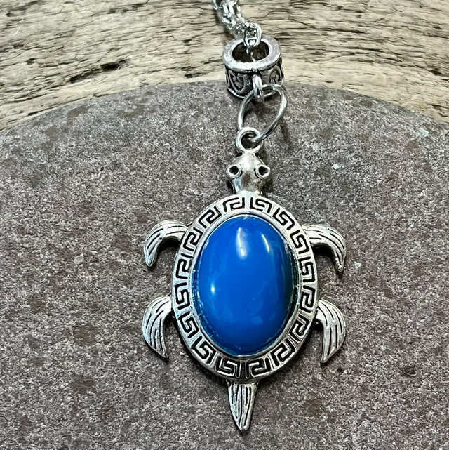 Akaatti kiviriipus kilpikonna ( värjätty) 