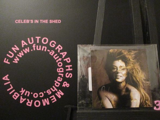 Shania Twain Authentic Autographed Art Card (3)