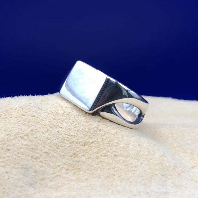 67・Bague Chevalière ・ Corps Ajouré