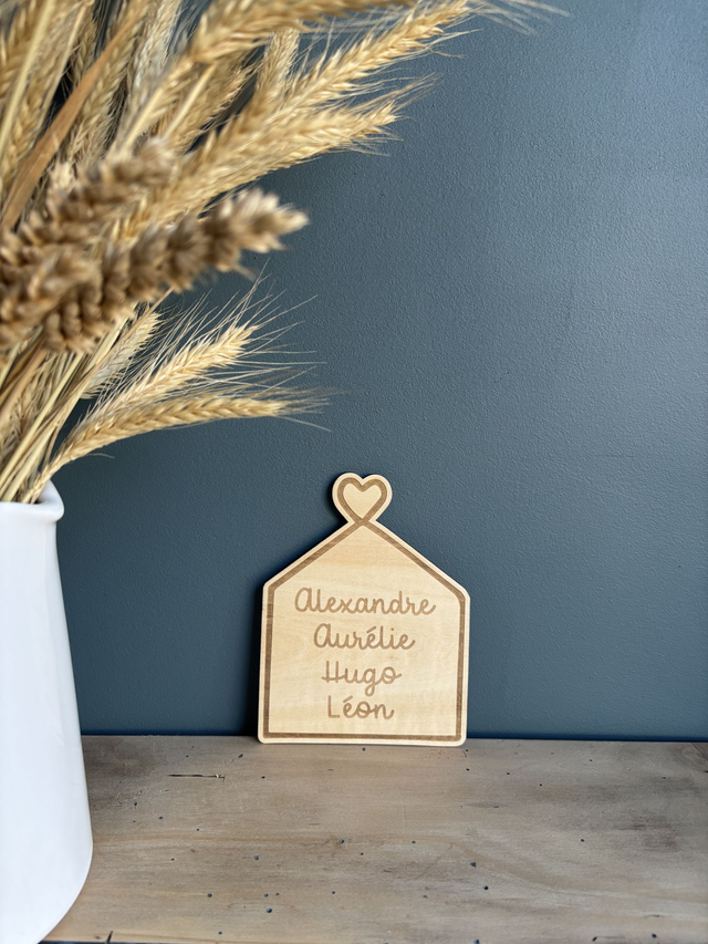 Maison avec prénoms gravés - Personnalisable