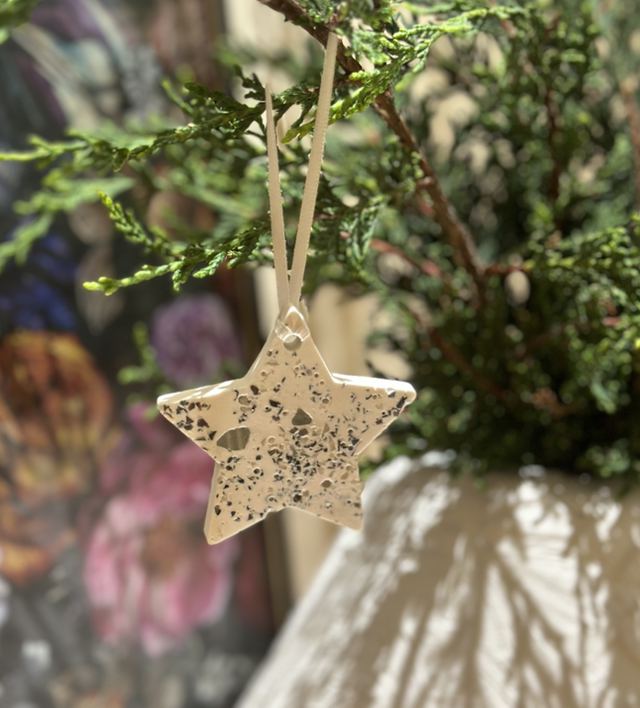 JESMONITE SET OF 3 BAUBLES GREEN