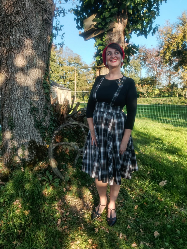 Jupe taille haute  à carreaux et bretelles