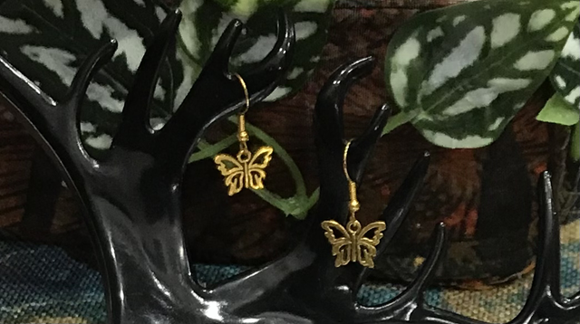 Gold Coloured Dangling - GCD14