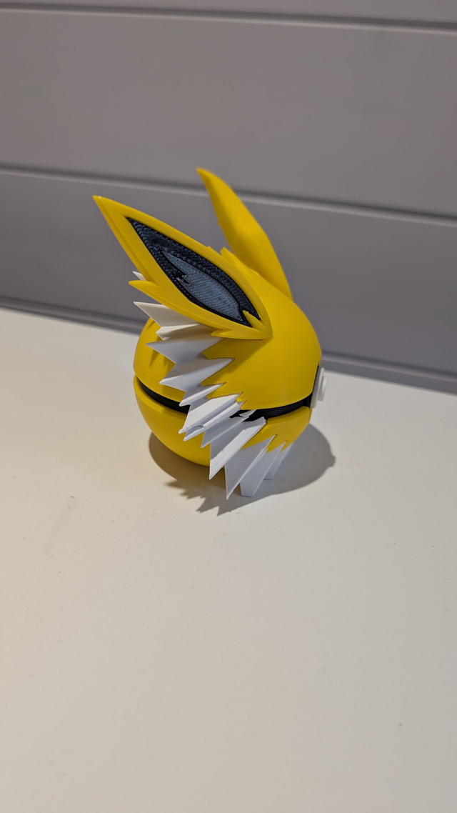 Jolteon Pokeball