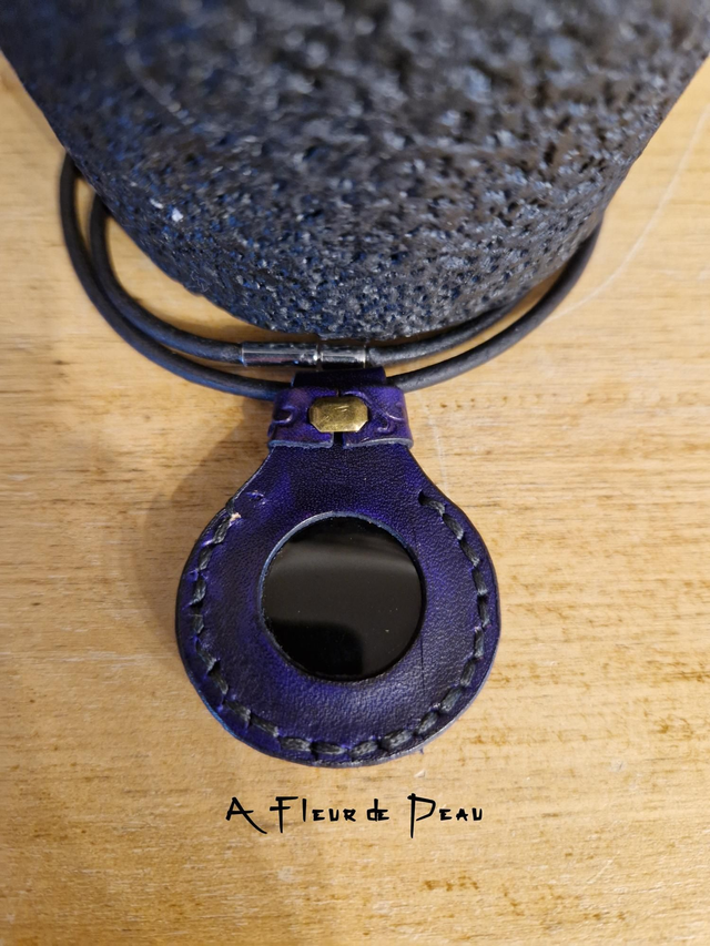 Collier en cuir et pierre Onyx