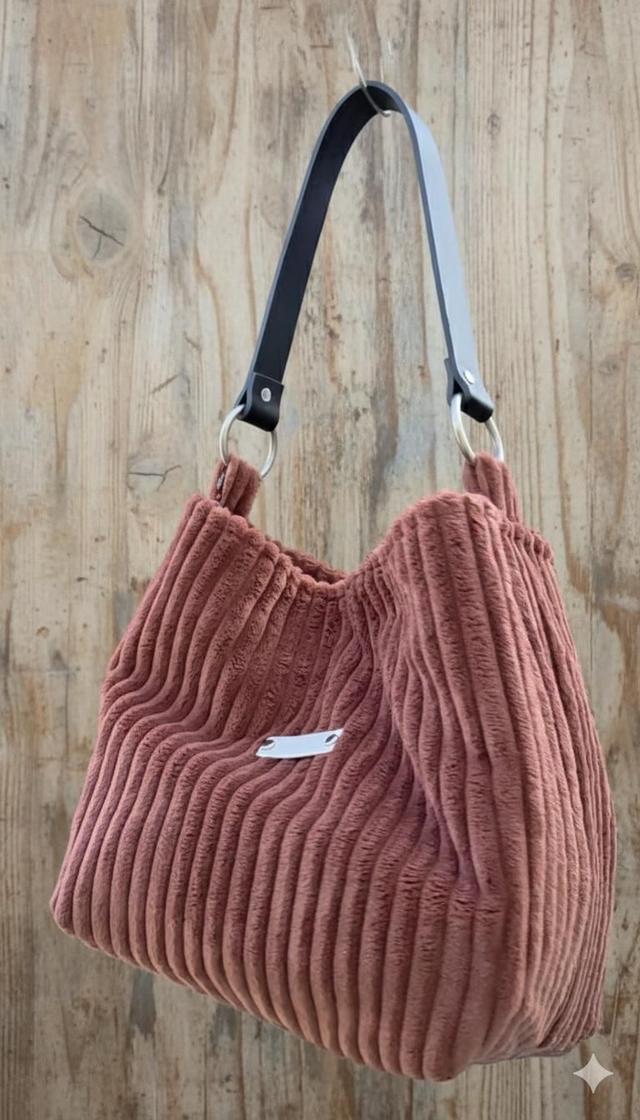 Sac à main porté épaule velours lie de vin 