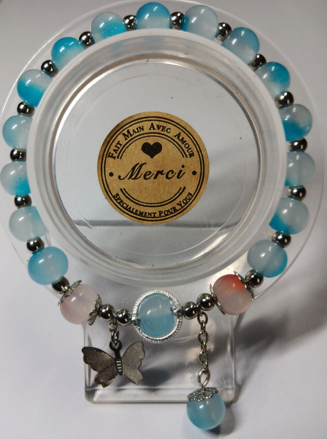 Bracelet Perles de Verre Breloque Papillon