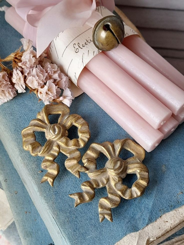 2 Cache clous anciens forme nœud